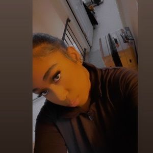 Meet your Posher, Deanna